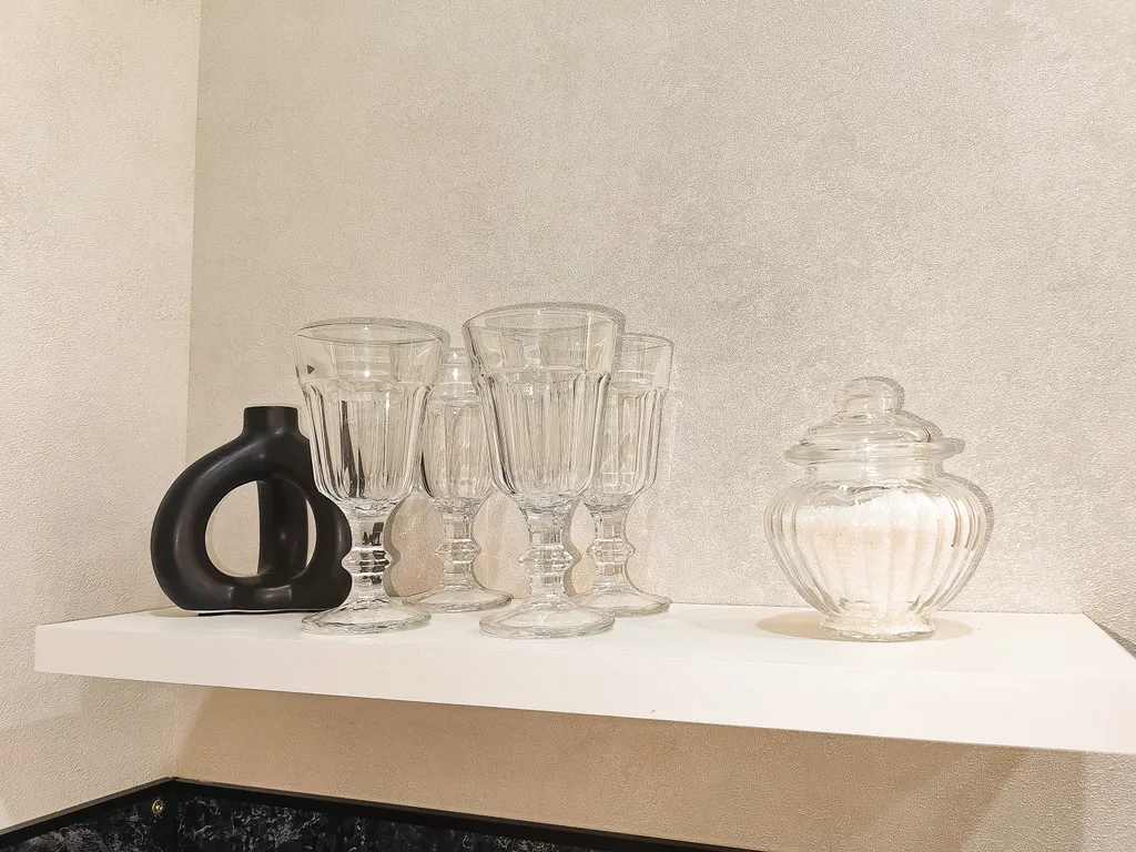 Уютные апартаменты с видом на лес и набережной у дома