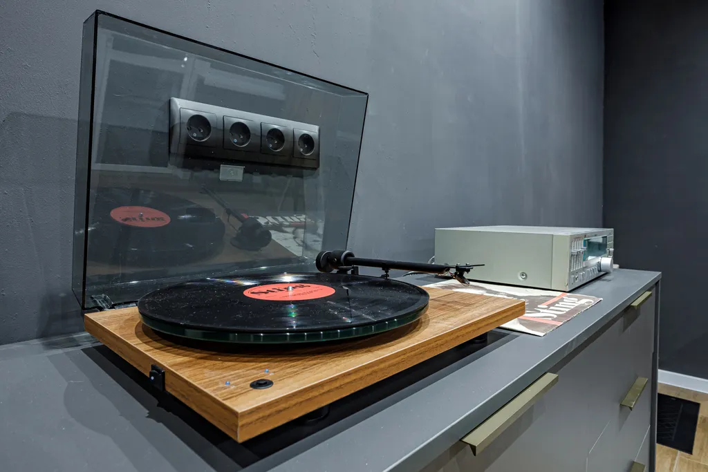 Дом на берегу реки