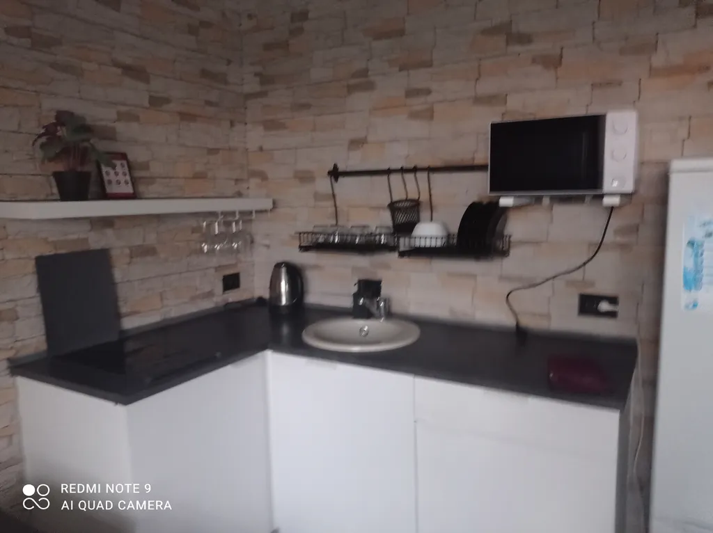 Вид на горный кавказский хребет на берегу реки Кубань