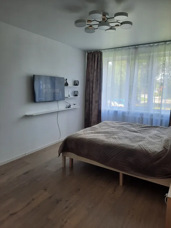 Уютная светлая квартира недалеко от центра города — аренда посуточно в Псков