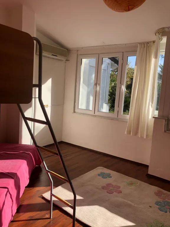 Вилла на берегу моря