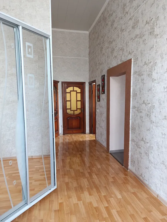 Квартира 3-комнатная Квартира — Евпатория