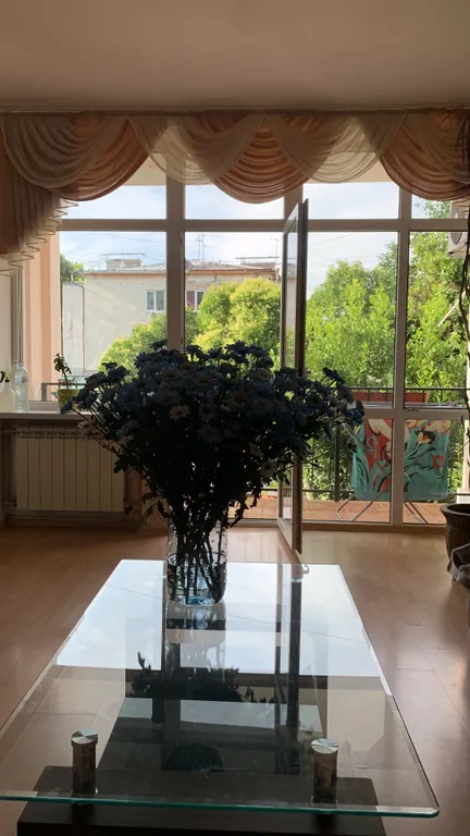 Квартира 3-комнатная Квартира — Ялта