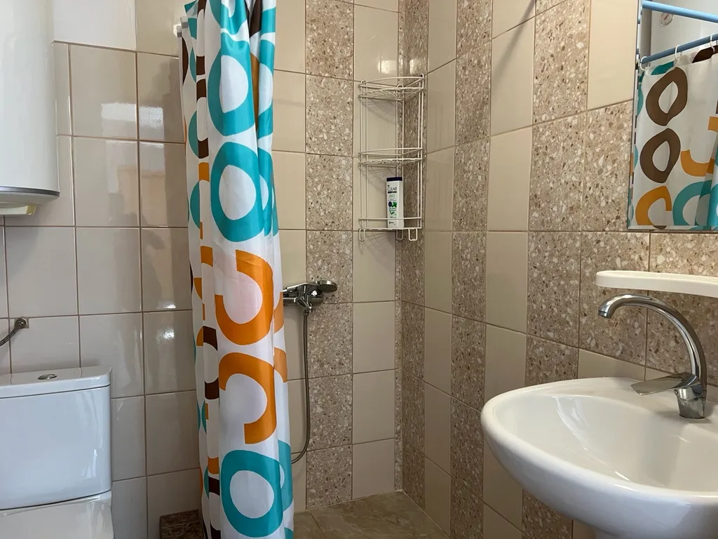 Уютный номер в доме  с беседкой и бассейном