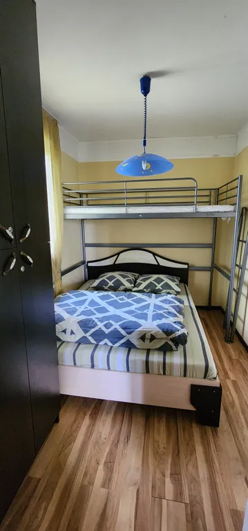 Дом с шикарной беседкой на озере