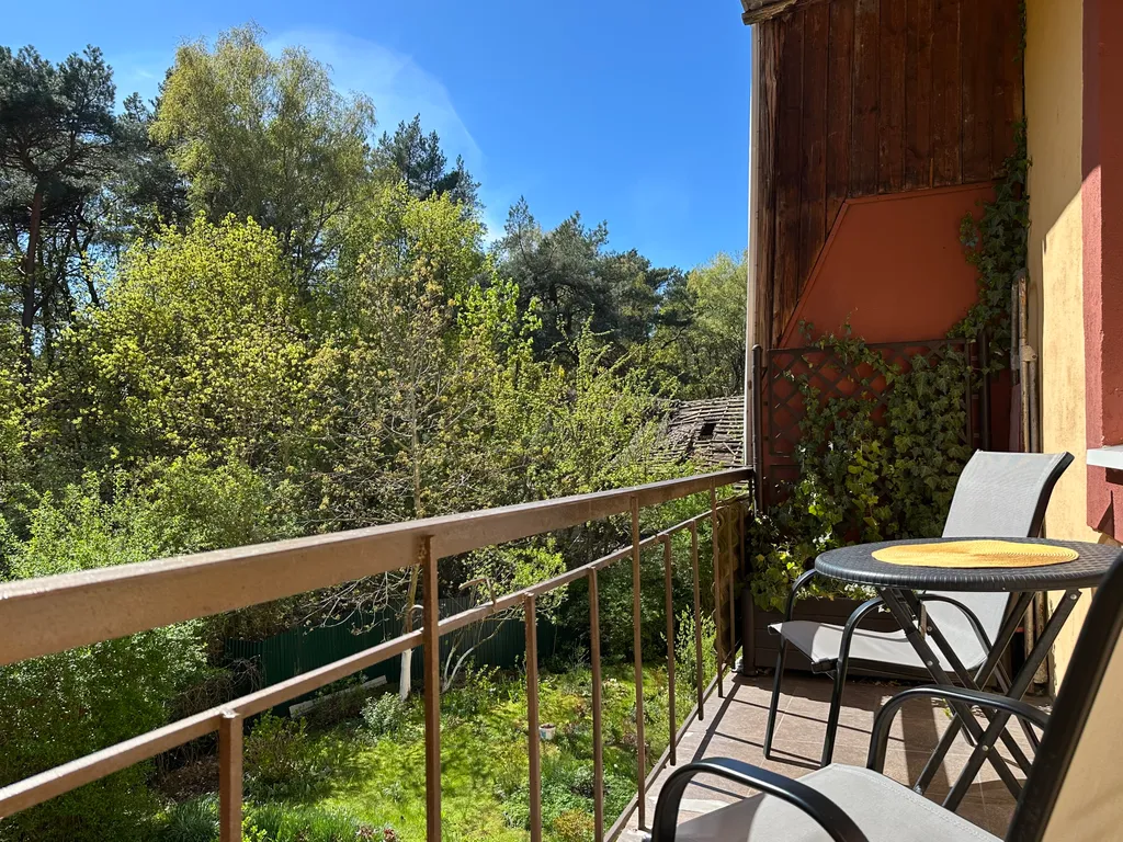 Апартамент в окружении сосен и видом на кирху