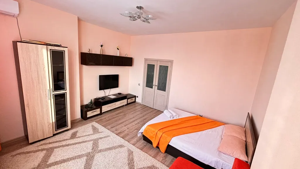 Квартира на набережной