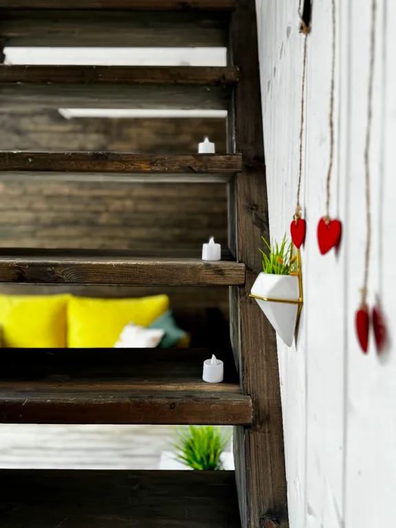 Дом-шалаш A-frame с большим глубоким бассейном и баня на дровах