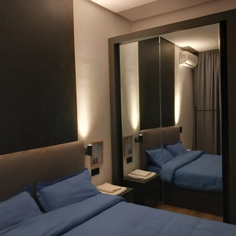 Стильная квартира рядом с метро 300 Арагвинцев