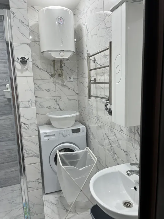 Эллинг на берегу моря