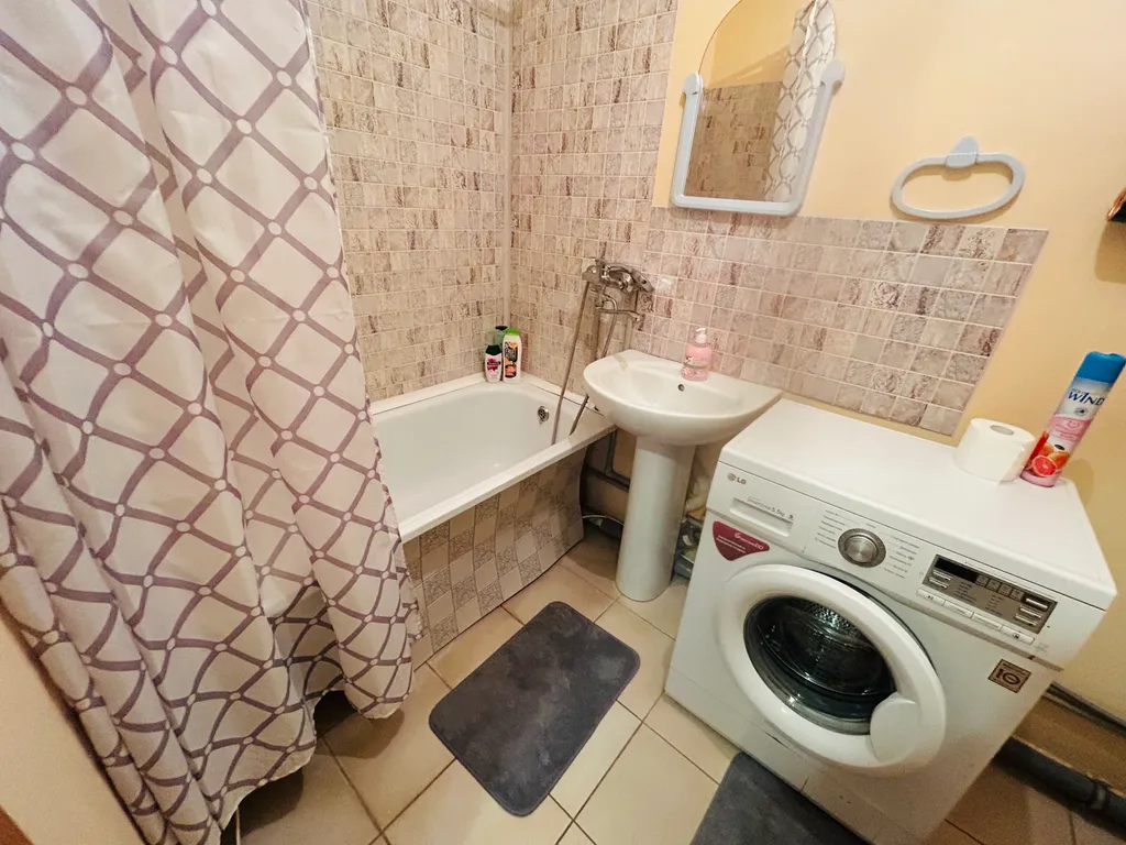 Чистая уютная квартира с видом на Знаменскую рощу