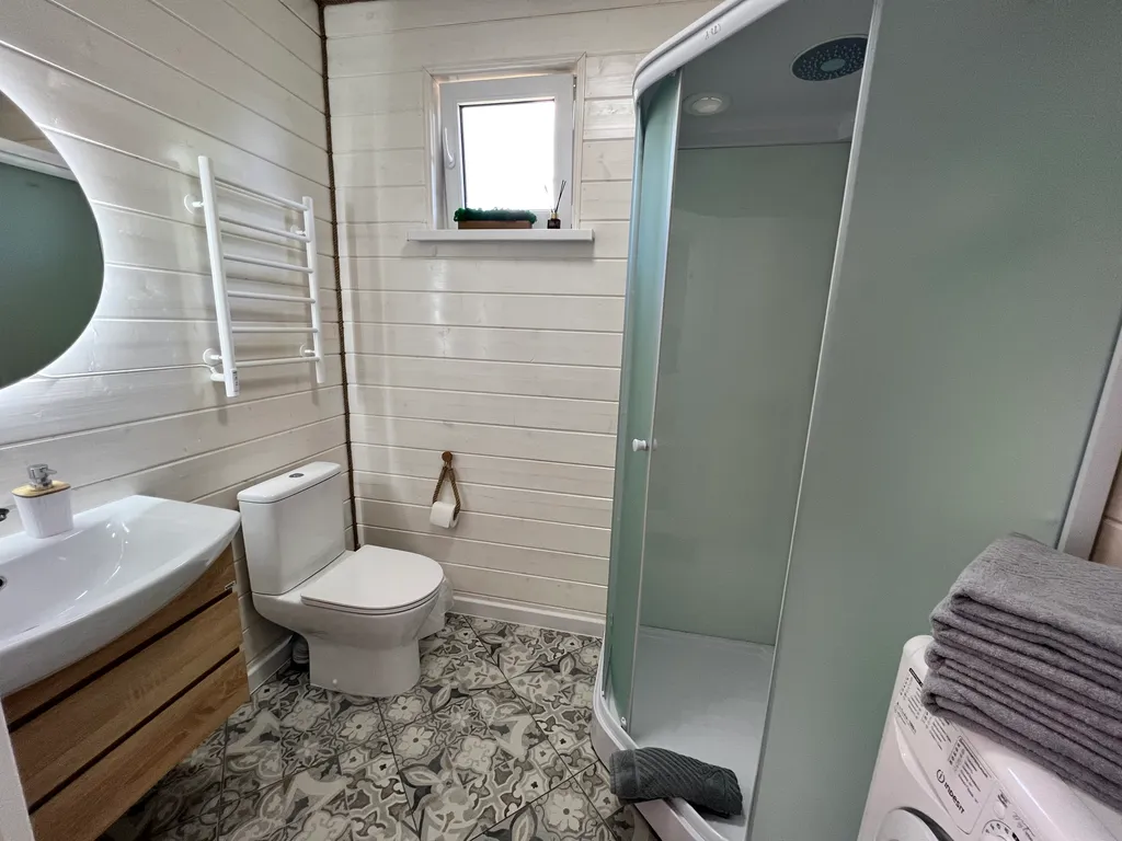 Новый дом с собственной территорией и видом на горы