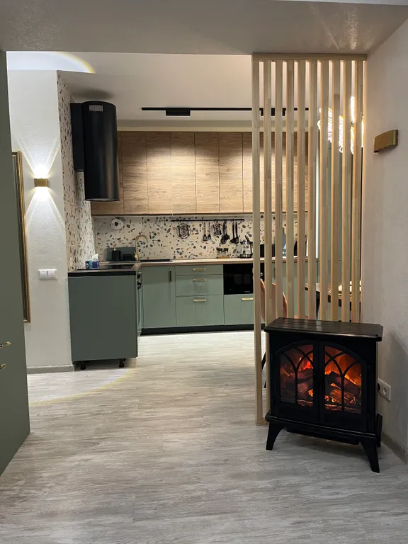 Улучшеные апартаменты баттерфляй с камином в центре