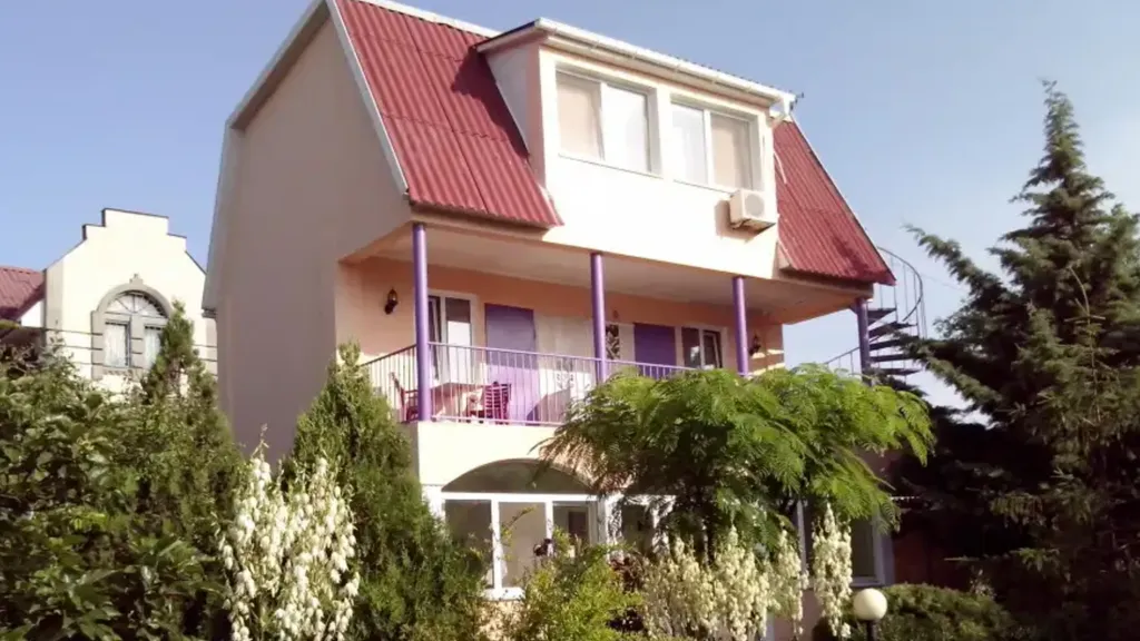 Коттедж Олеандр в Голубой бухте на мысе Херсонес в  Севастополе.