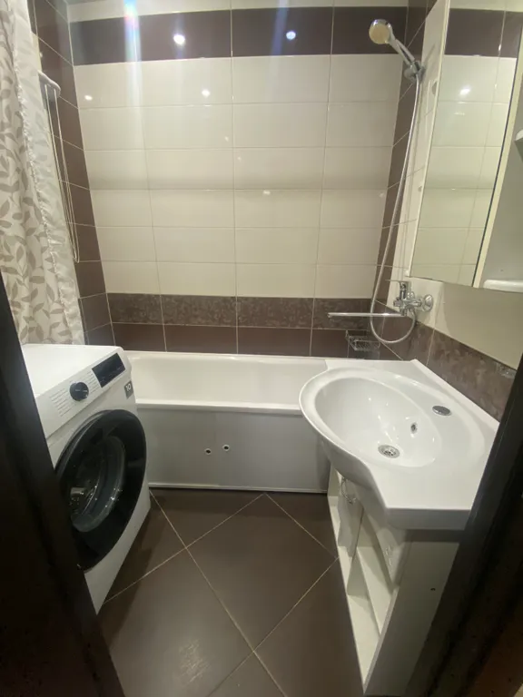 Двухкомнатная квартира в центре на Неделина