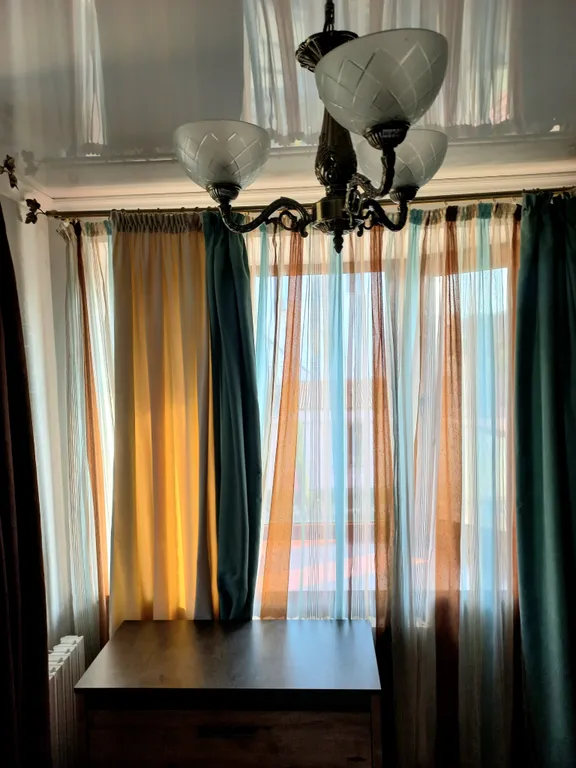 Уютная комната-люкс с балконом в частном доме