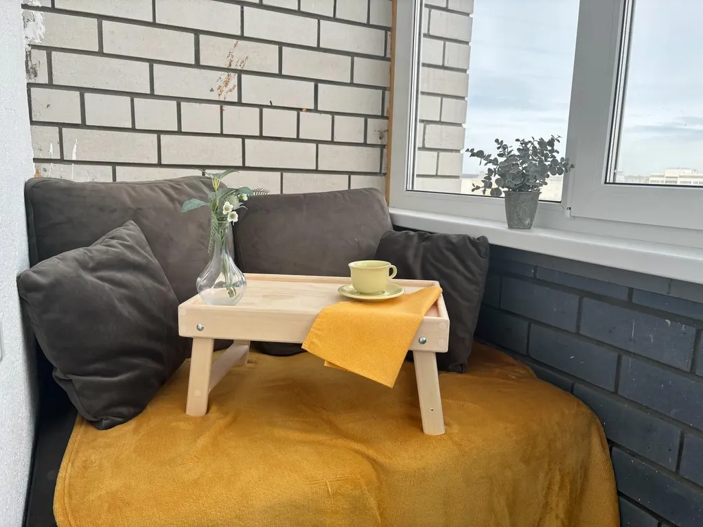 Стильная студия с красивым видом на город