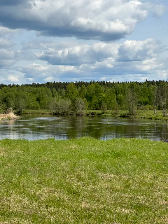 Уютный коттедж на берегу реки Milana Village