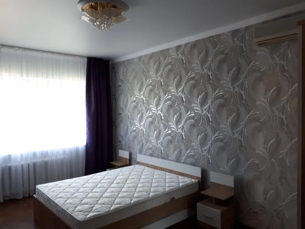 Уютный дом с двориком в центре поселка