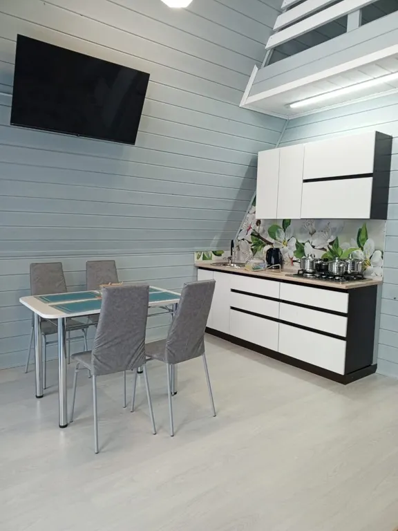 Новый дом на берегу реки