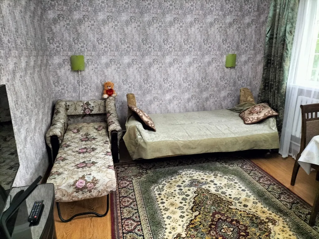 Двухкомнатный дом и 5 соток, с садом, без хозяев