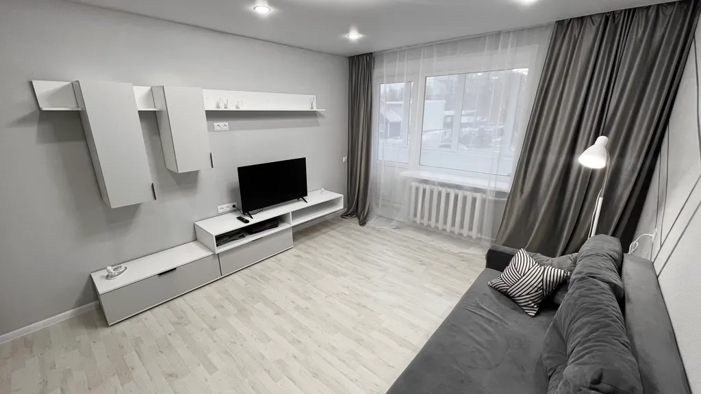 Комфортабельная 2-комнатная квартира с новым дизайнерским ремонтом