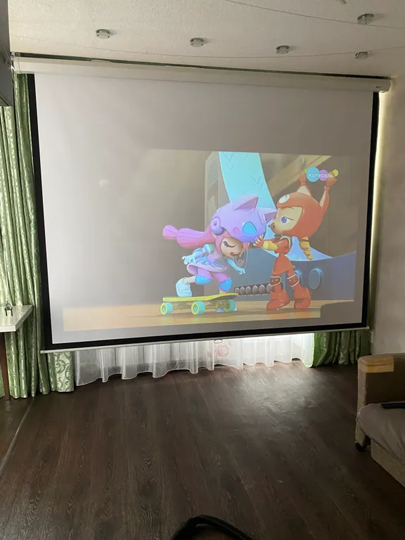 Уютная 2-комнатная квартира с дом кинотеатром и романтическим балконом