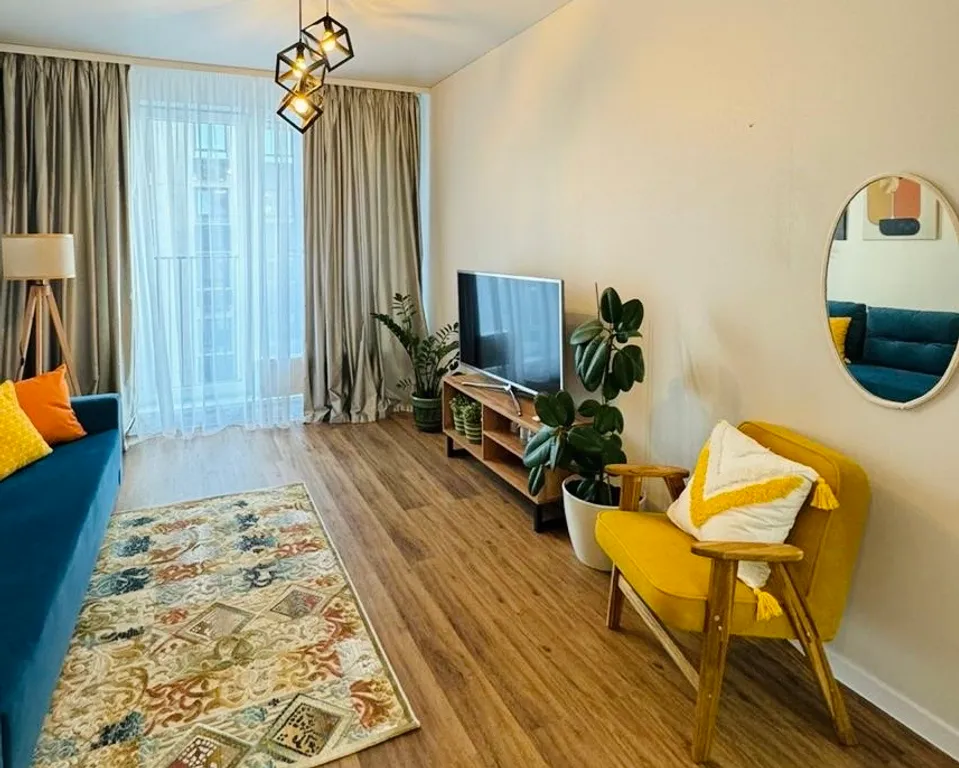 Квартира Добрый дом в центре Уфы с видом на реку Белую для четверых гостей — аренда посуточно в Уфа