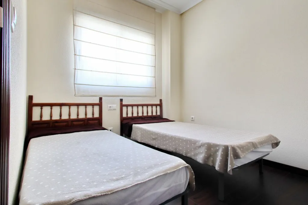 Апартаменты с видом на тихий сад рядом с морем