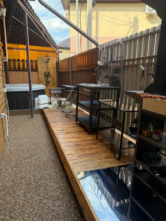 Домик у реки