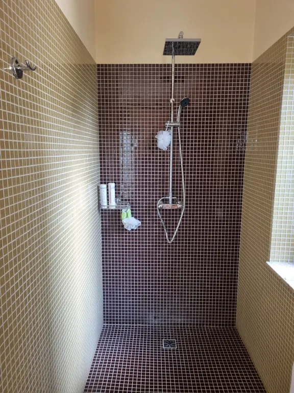 Вилла художника у моря с бассейном