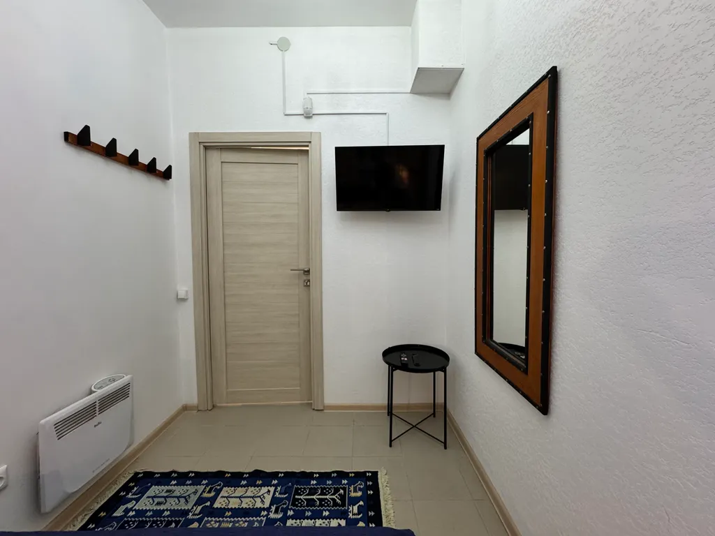 Двухместный номер в Ялте (Санузел и кухня общие)