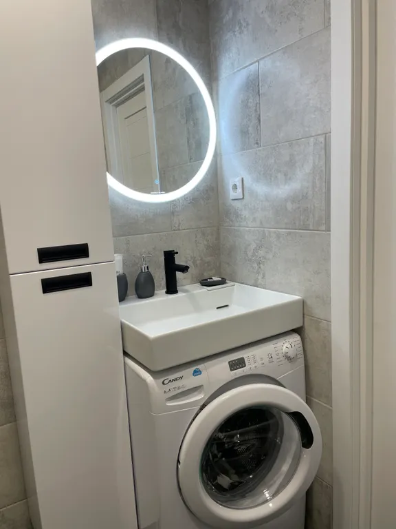 Дом в стиле барнхаус с тёплым бассейном и сауной