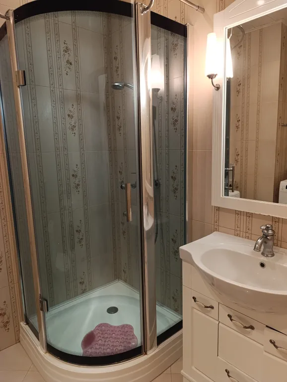 Просторная ухоженная квартира в 6 минутах до моря