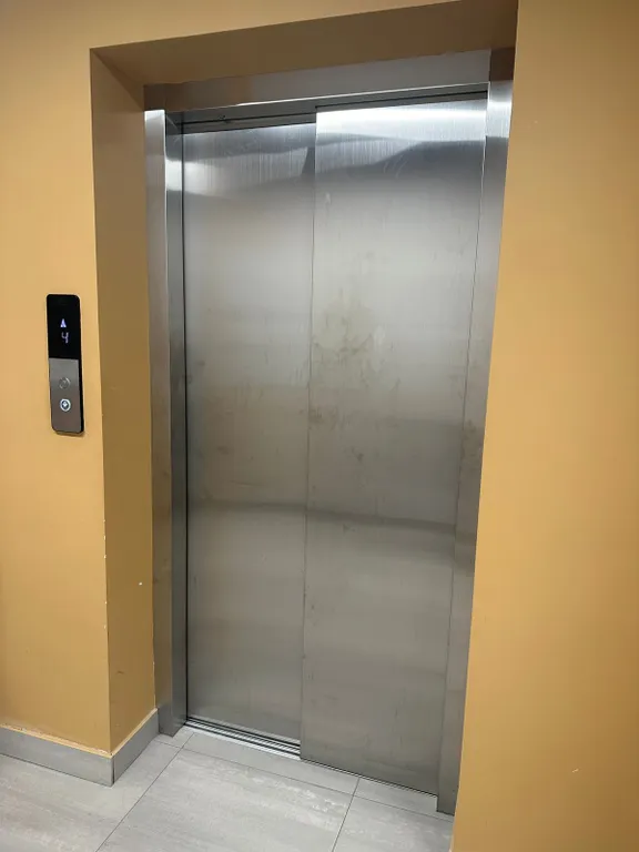 Комфортная квартира в новом доме с видом на закат