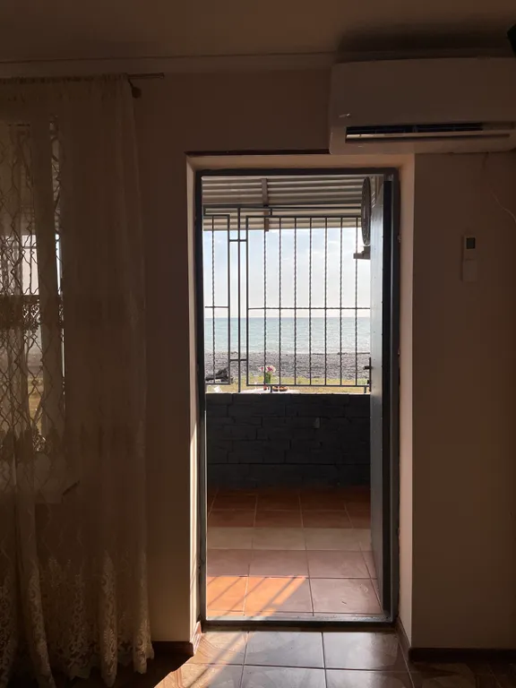 Коттедж Домик на берегу черного моря — Сухум