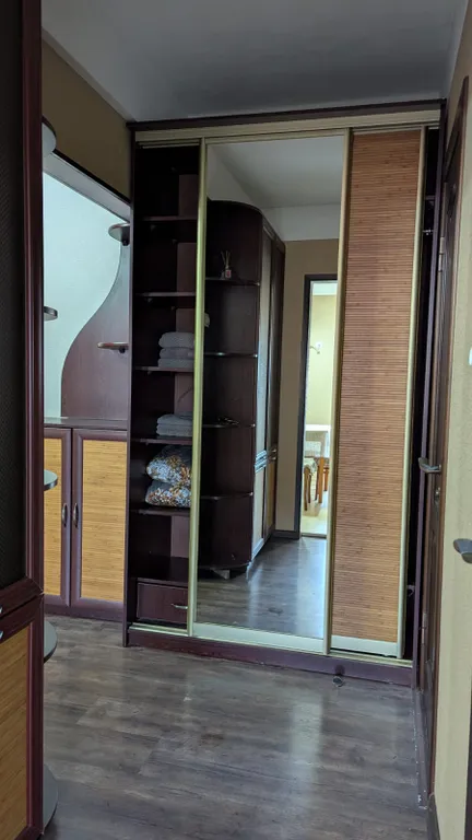 Чистая, двухкомнатная квартира