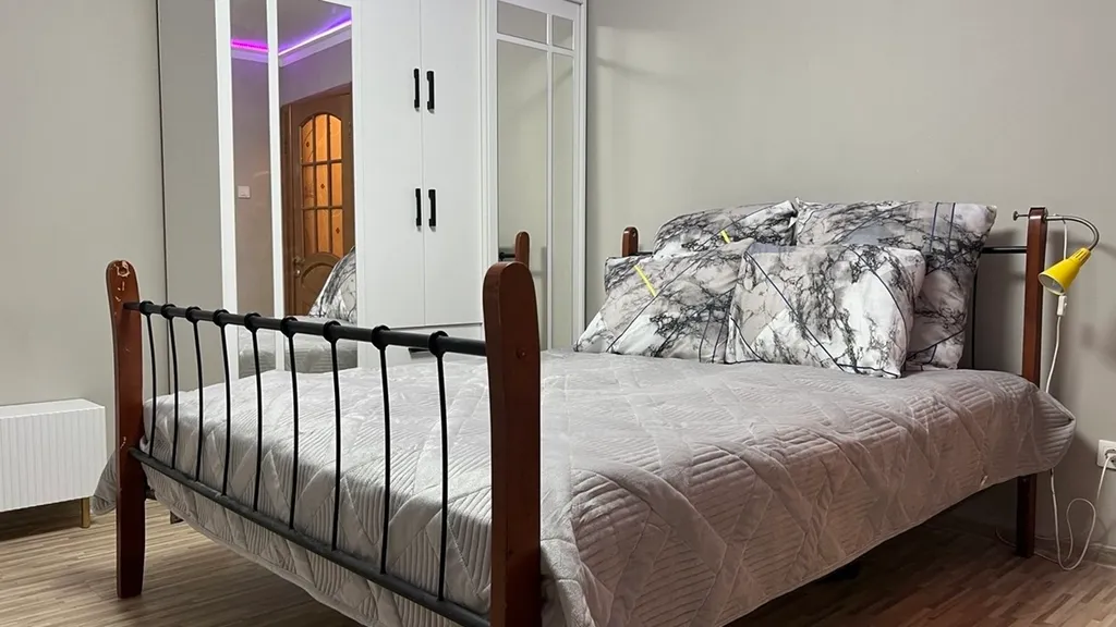 Квартира 4Nights. Каховка-уютная квартира у метро Каховская/Севастопольская — Москва