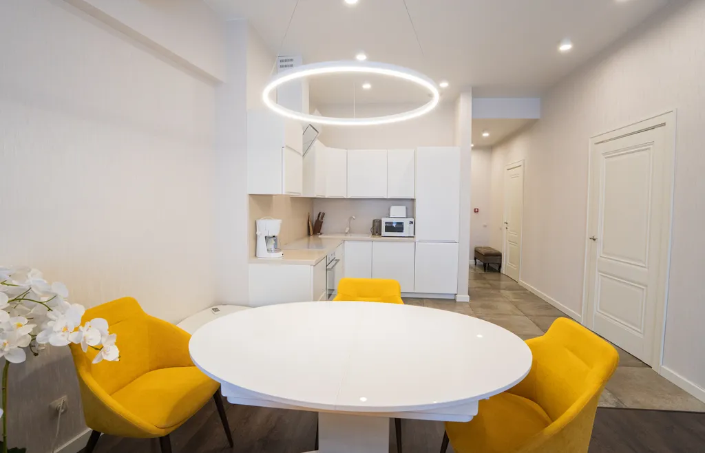 Трёхкомнатные апартаменты с видом на море и город