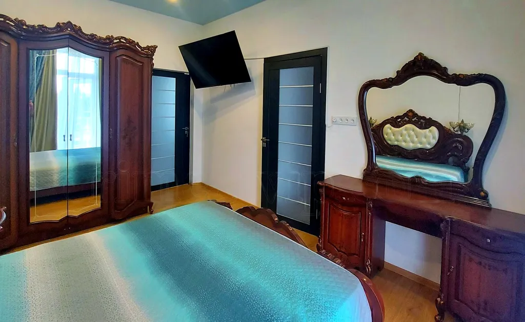 Дом с бассейном в районе Артека и горы Аю-Даг