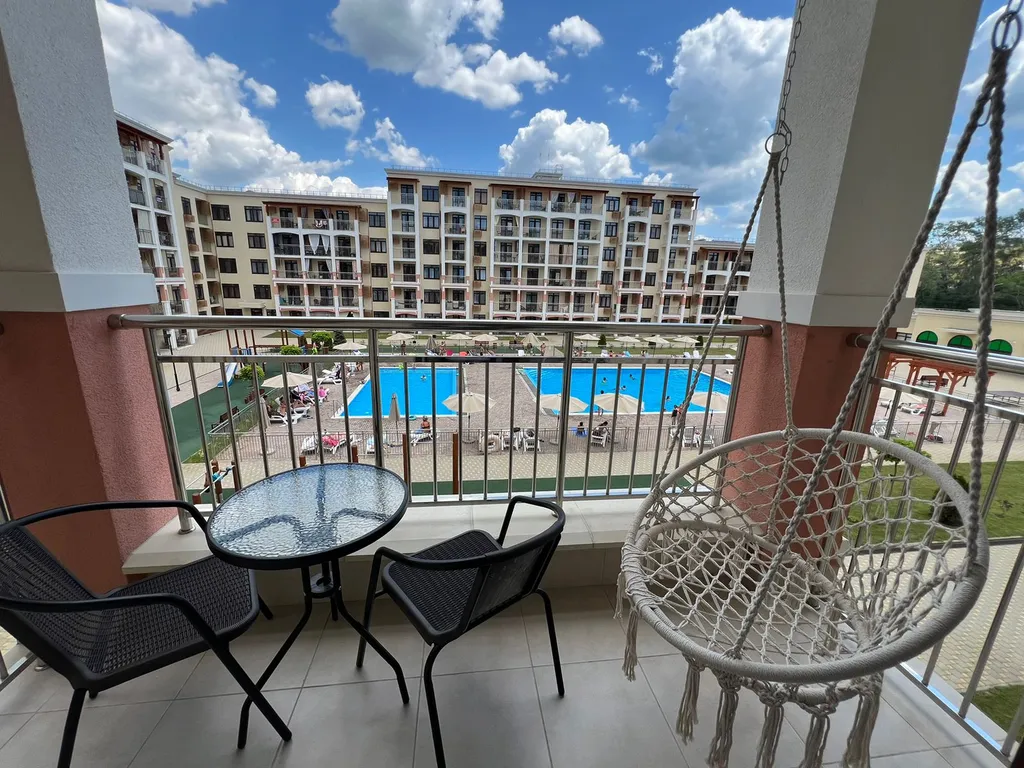 355 Евротри люкс на 6 человек с бассейнами