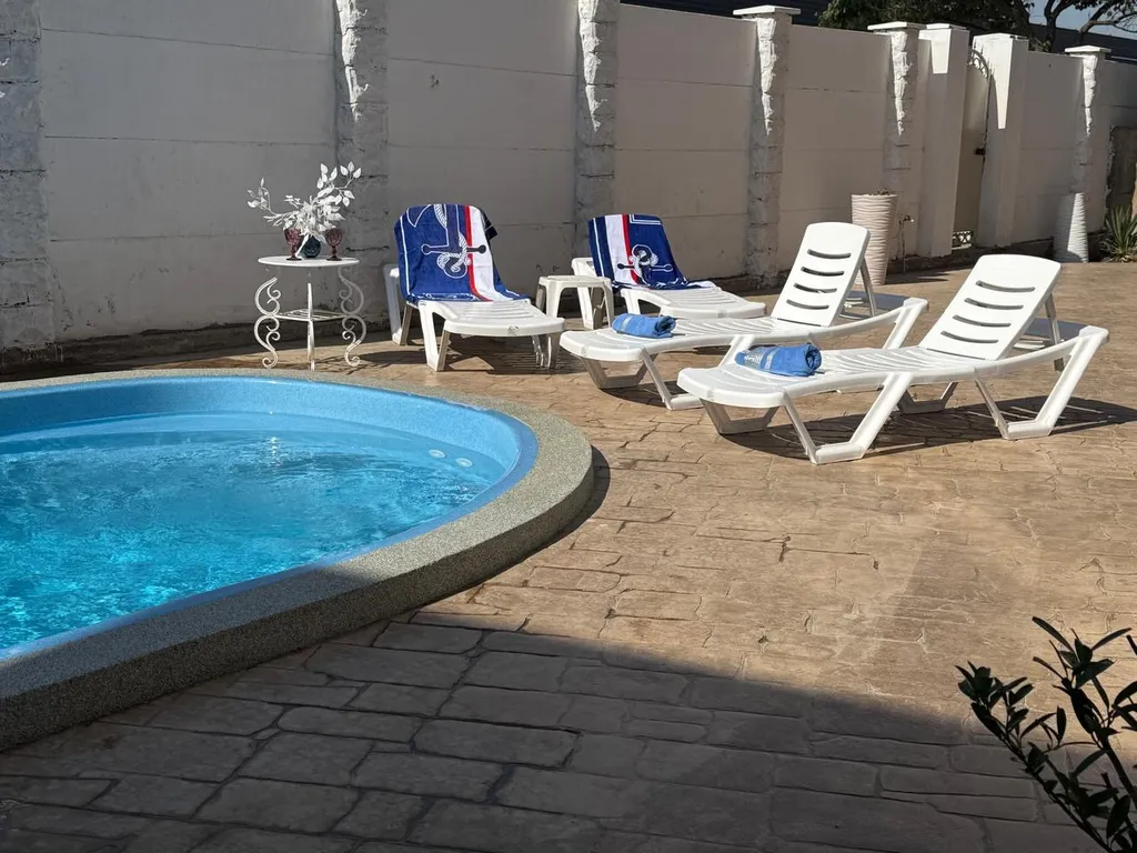 Шикарный особняк с бассейном