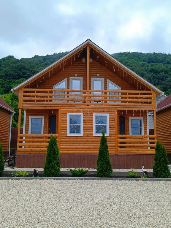 Половина 2х этажного коттеджа с отдельным входом