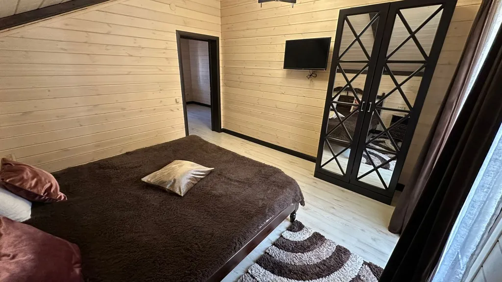 Шале с видом на горы и реку moon house arkhyz