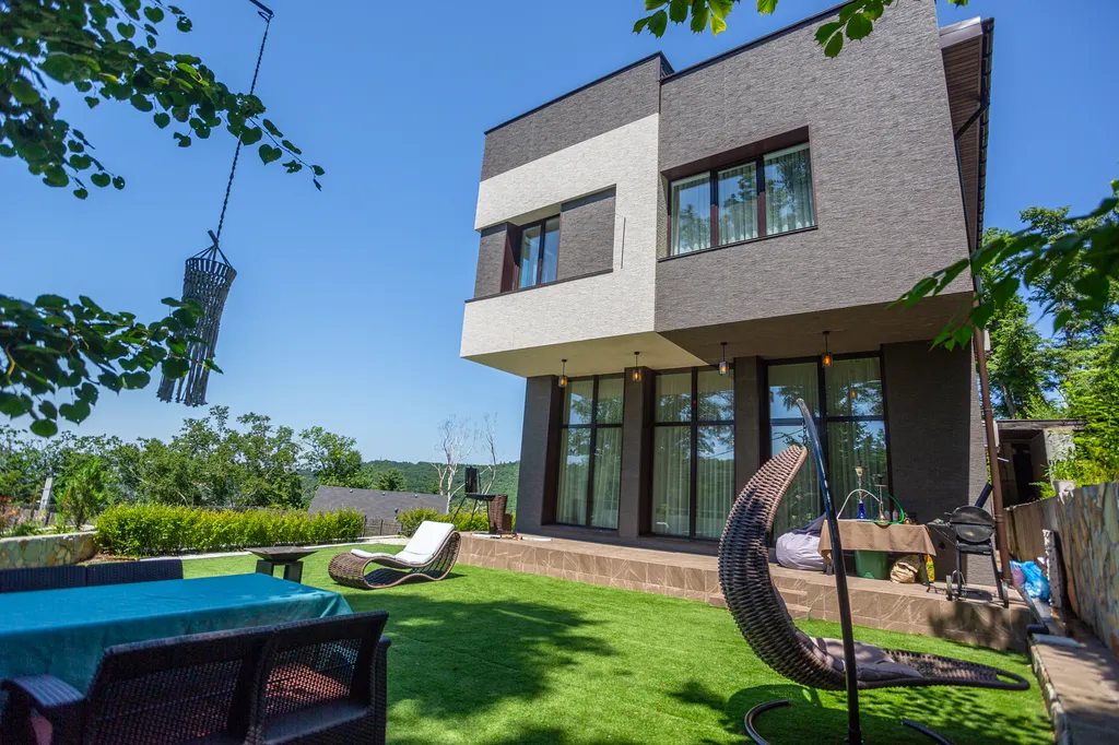 Коттедж Эксклюзивный дом с бассейном (район Ботанического сада) — Владивосток