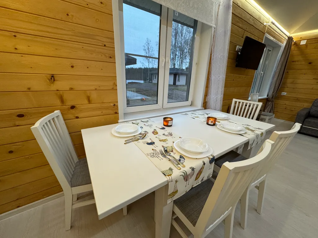 Дом рядом с озером в Карелии