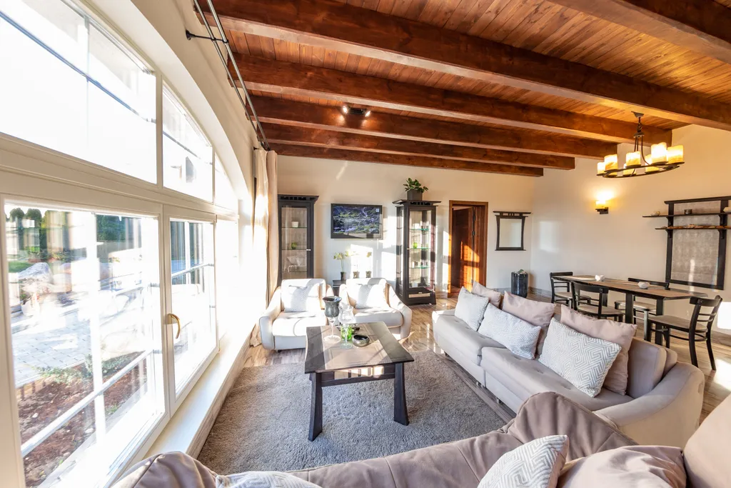 Вилла дзен с ванной спа и террасой с видом на сад