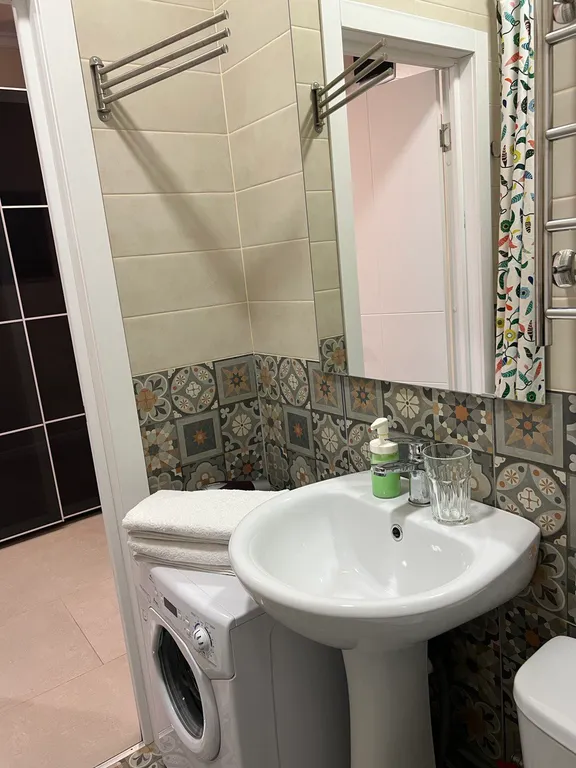 Стильная студия в ЖК Спутник с панорамной лоджией с видом на бухту