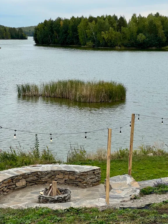 Дом с видом на озеро около горнолыжного комплекса