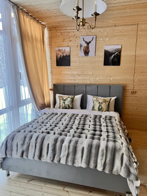 Коттедж в окружении реки,гор и леса